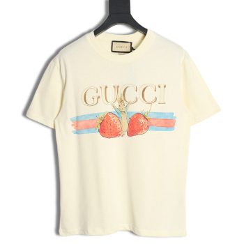 Gucci 24ss classic letter LOGO strawberry print T-shirt