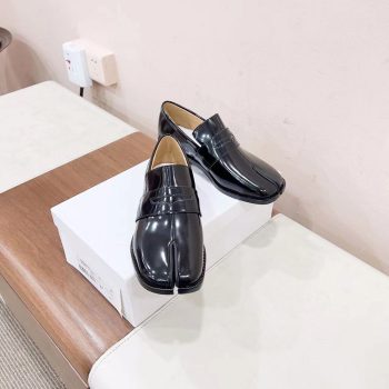 Maison Margiela Tabi leather loafers